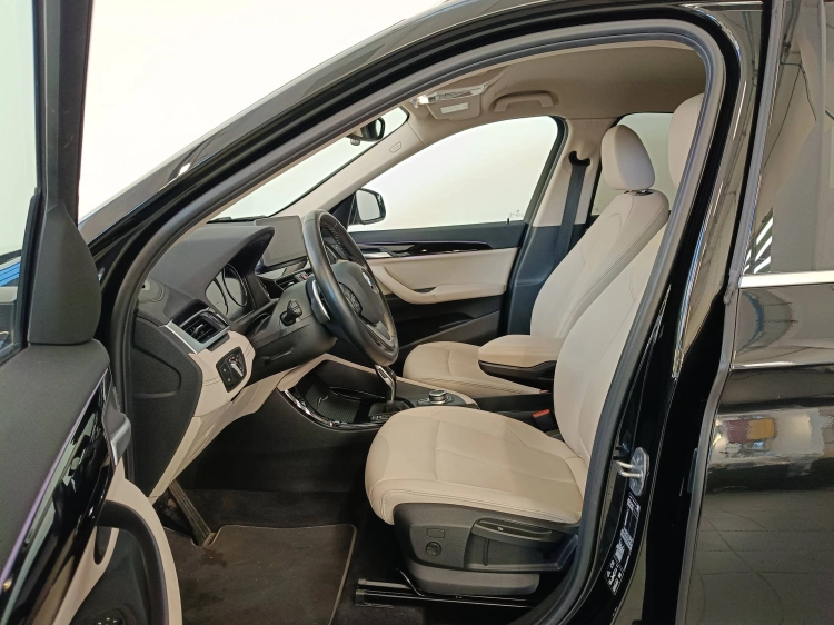 8 - BMW X1 X1 xdrive18d xLine Plus auto