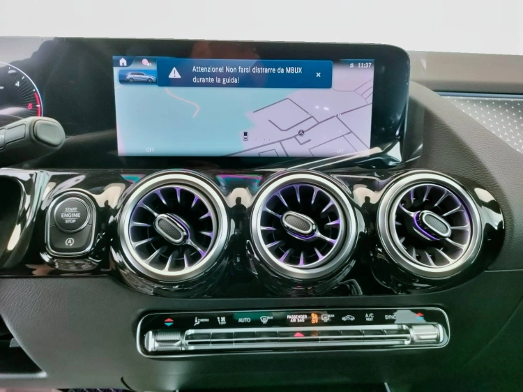 12 - Mercedes-Benz Classe B 180 d Street Edition auto