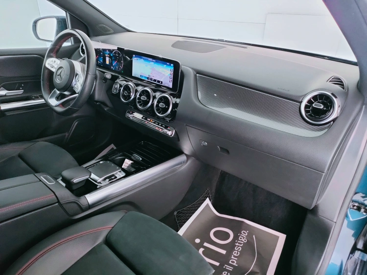 13 - Mercedes-Benz Classe B 180 d Premium auto