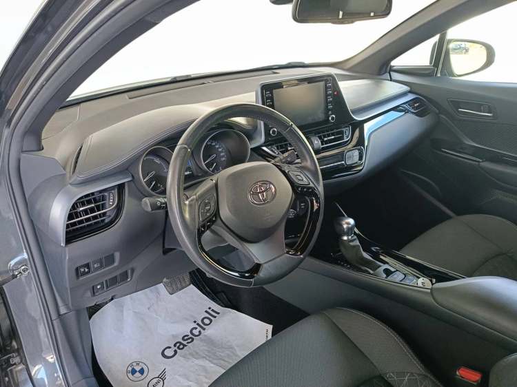7 - Toyota C-HR C-HR 2.0h Trend e-cvt