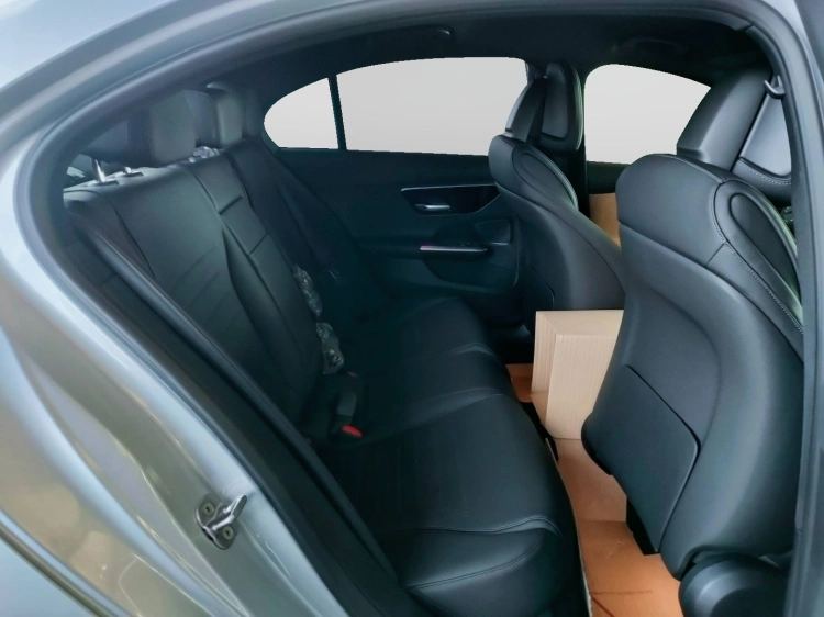 8 - Mercedes-Benz Classe C 200 d  Mild hybrid