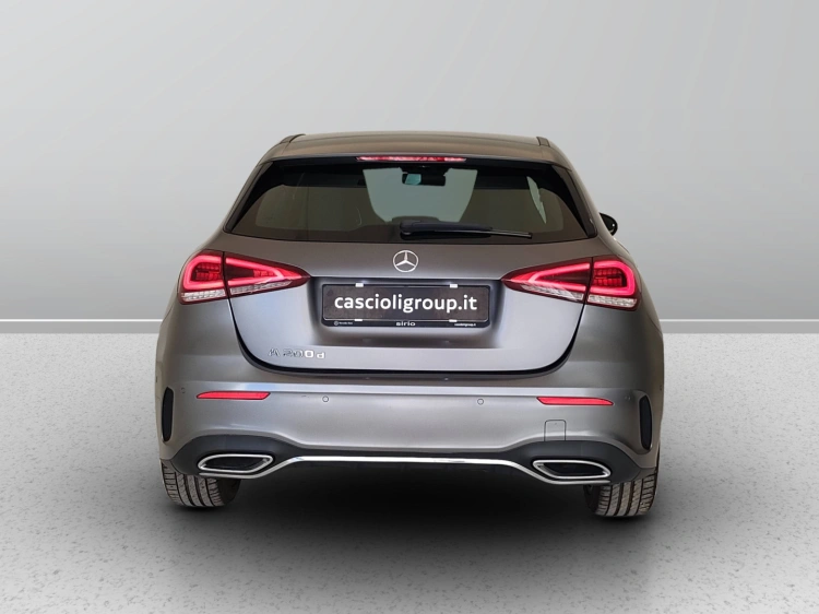 4 - Mercedes-Benz Classe A 200 d Premium auto