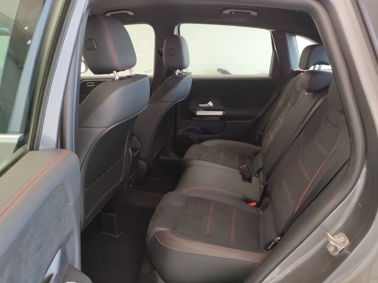 10 - Mercedes-Benz Classe B 180 d AMG Line Advanced Plus auto