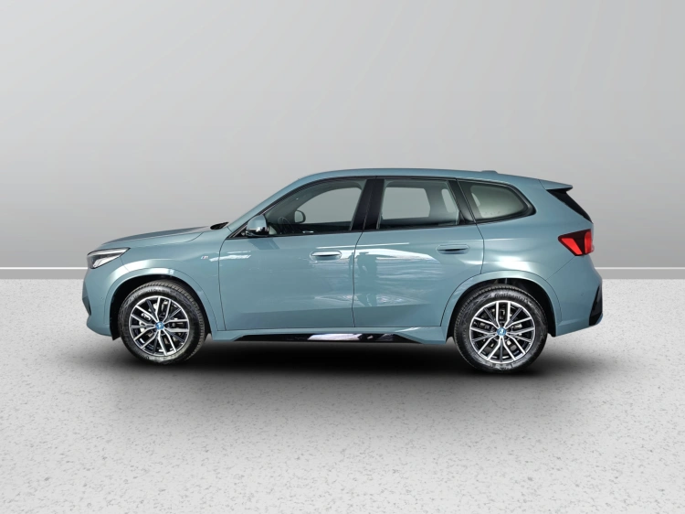 6 - BMW iX1 iX1 xdrive 30 MSport