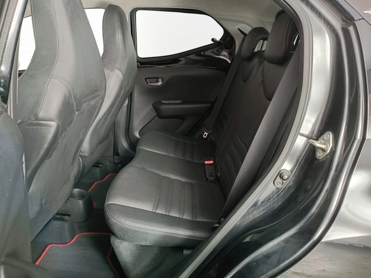 9 - Toyota Aygo Aygo 5p 1.0 x-clusiv red pack 72cv