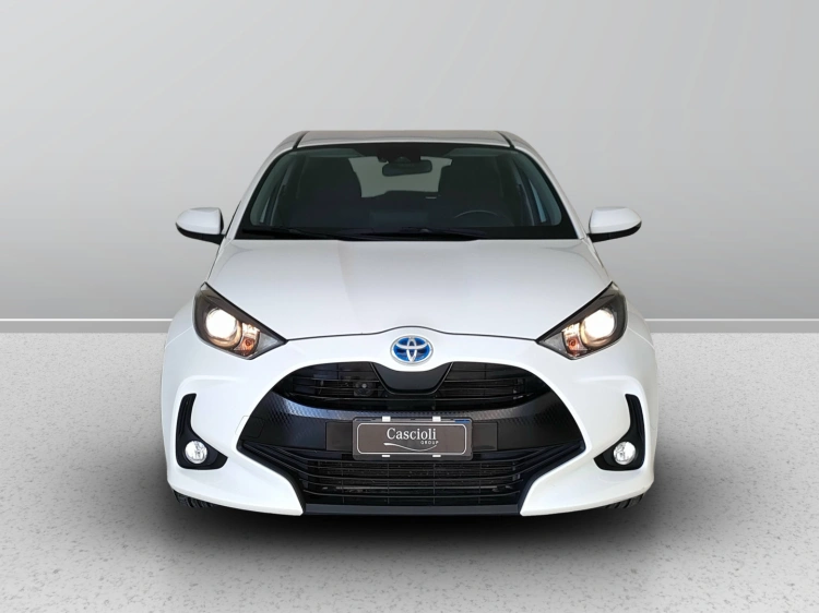 2 - Toyota Yaris Yaris 1.5h Active