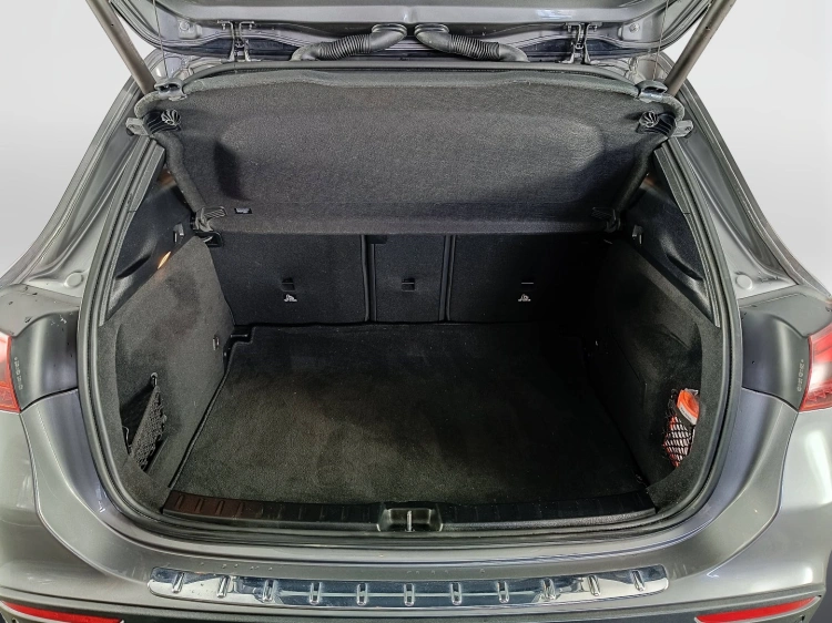 14 - Mercedes-Benz GLA 180 d Progressive Advanced Plus auto