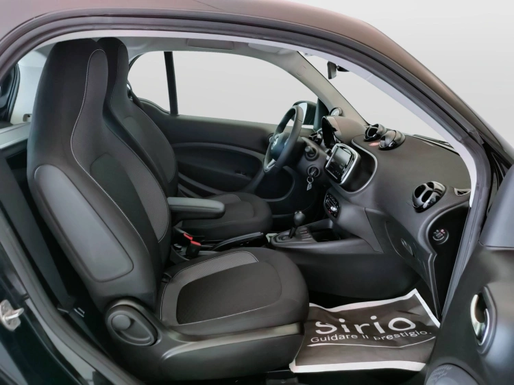 13 - smart fortwo Fortwo eq Passion 22kW
