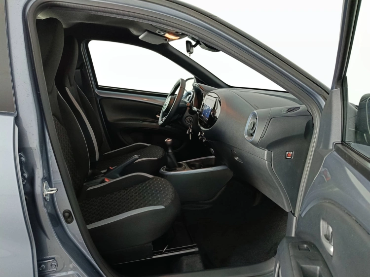 11 - Toyota AYGO X AYGO X 10B MT TREND MY24