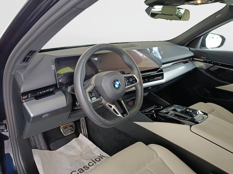 7 - BMW Serie 5 520d Touring 48V xdrive MSport Pro auto