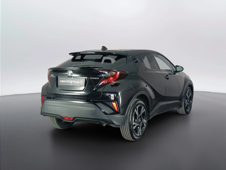 4 - Toyota C-HR C-HR 1.8h Trend e-cvt