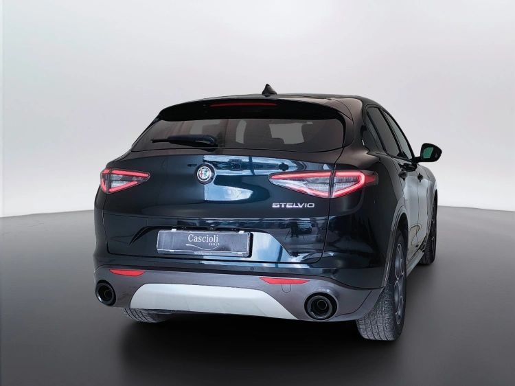 5 - Alfa romeo Stelvio Stelvio 2.2 t Ti rwd 160cv auto