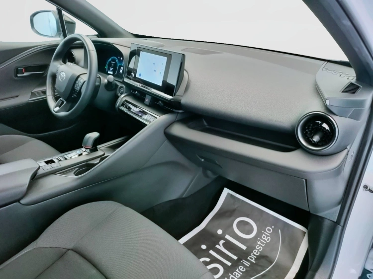 13 - Toyota C-HR C-HR 2.0 phev Trend eco fwd e-cvt