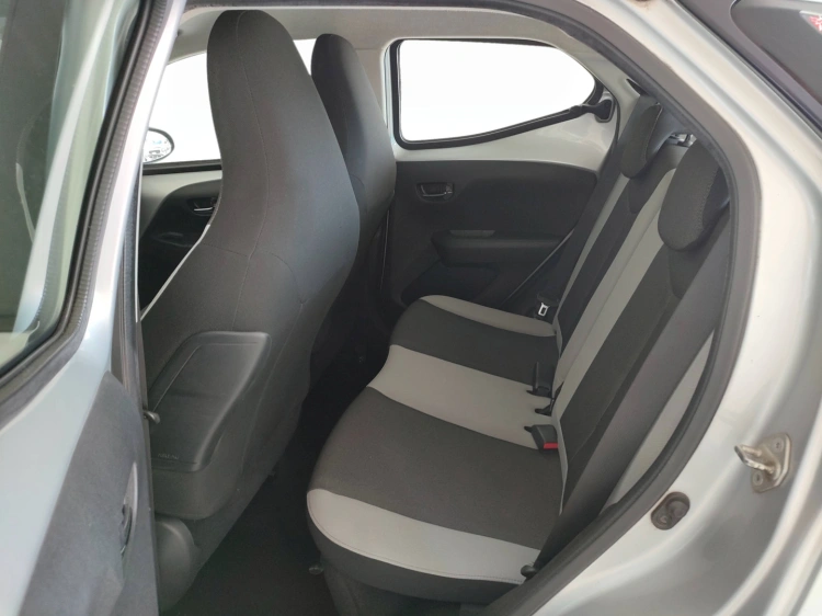 10 - Toyota Aygo Aygo 5p 1.0 x-play my15