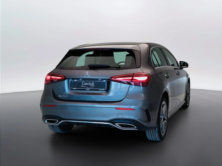 4 - Mercedes-Benz Classe A 250 e con tecnologia ibrida EQ