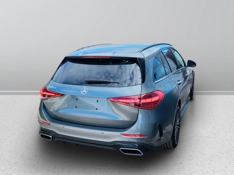 6 - Mercedes-Benz Classe C 300 d Station Wagon