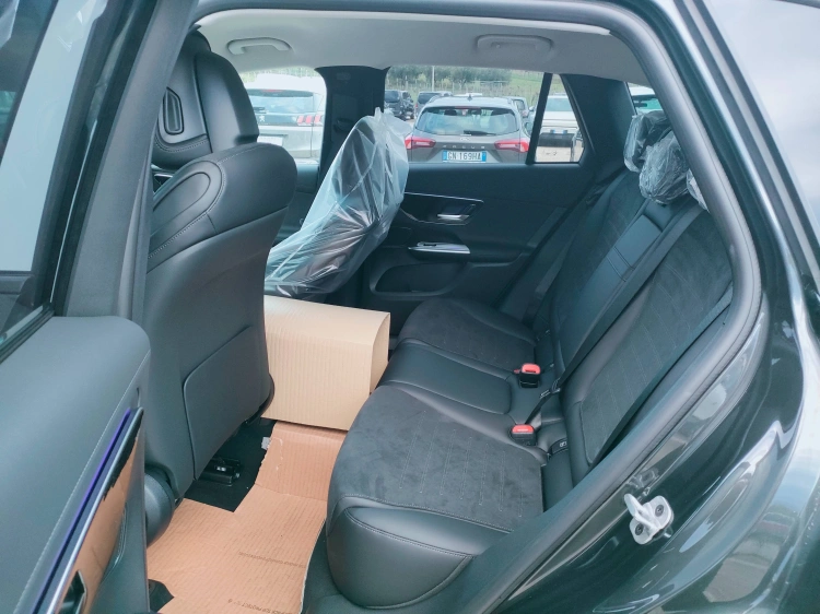 10 - Mercedes-Benz GLC 300 de 4MATIC