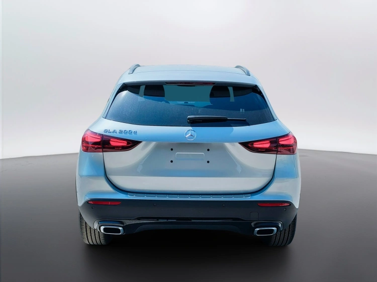 4 - Mercedes-Benz GLA 200 d automatic