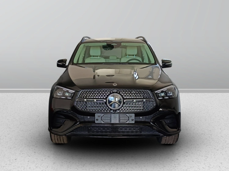2 - Mercedes-Benz GLE 300 d 4MATIC