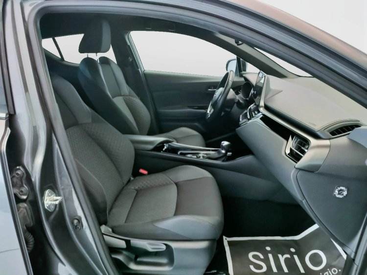 13 - Toyota C-HR C-HR 1.8h Trend e-cvt