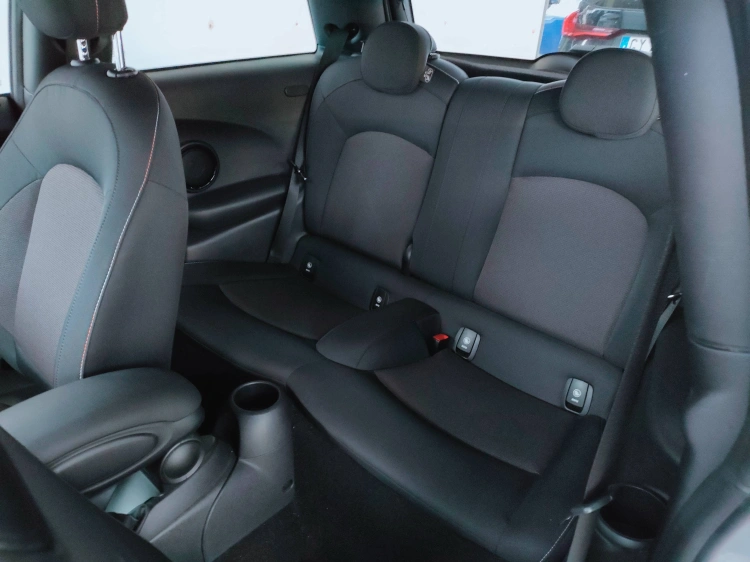 12 - MINI One Mini 3p 1.5 One 75cv