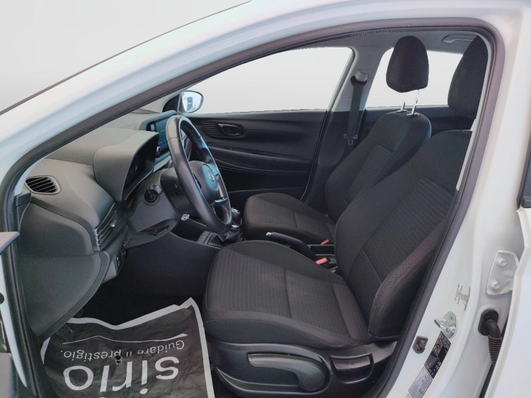 16 - Hyundai i20 i20 1.2 Connectline Gpl