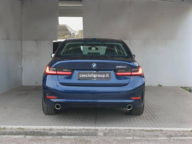 5 - BMW Serie 3 320d auto