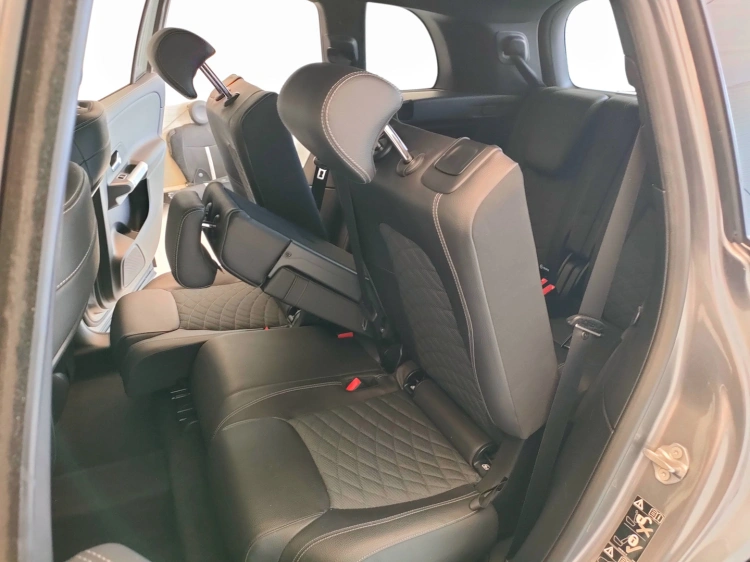 12 - Mercedes-Benz GLB 200 d Sport auto 7p.ti