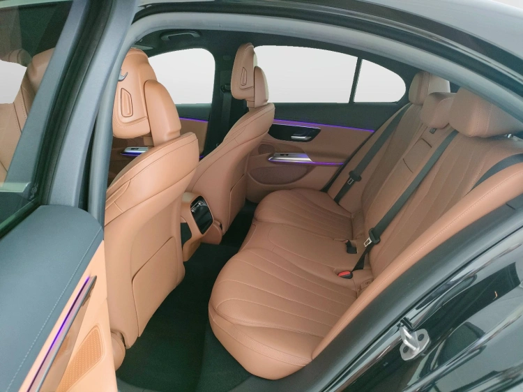 11 - Mercedes-Benz Classe E 220 d AMG Line Advanced Plus auto