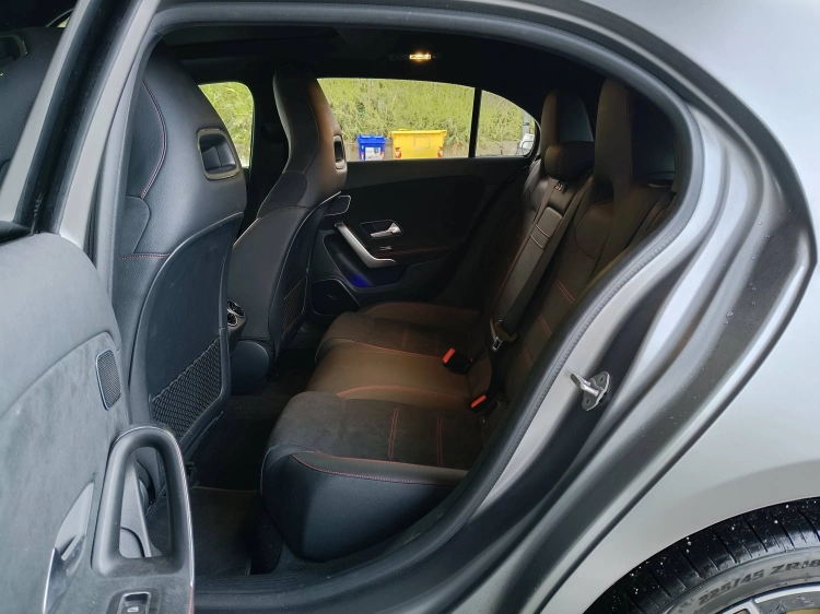 9 - Mercedes-Benz Classe A 250 e phev (eq-power) Premium auto