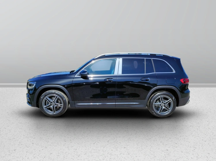3 - Mercedes-Benz GLB 200 d Automatic 4MATIC