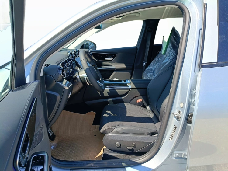 8 - Mercedes-Benz GLC 300 de 4MATIC