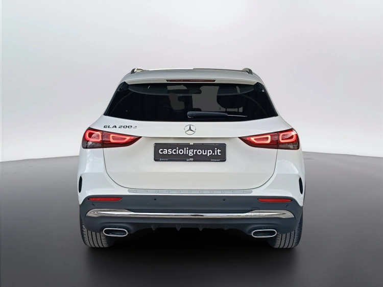 5 - Mercedes-Benz GLA 200 d Premium auto