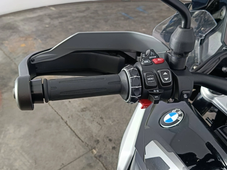 7 - BMW Motorrad GS R 1300 GS Triple Black my24
