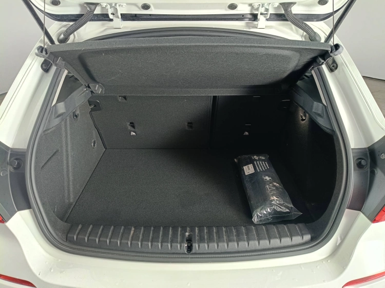 13 - BMW Serie 1 116i Advantage