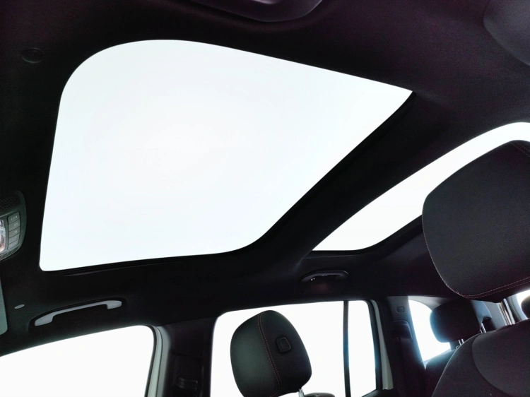 13 - Mercedes-Benz GLB 200 d Premium auto