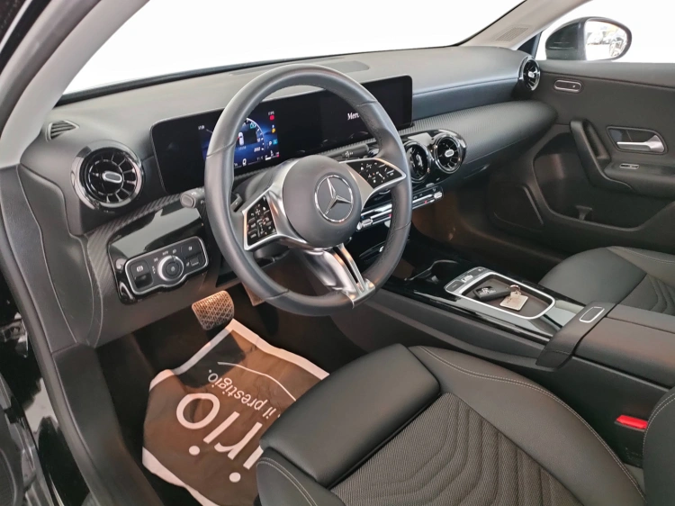 12 - Mercedes-Benz Classe A 180 d Advanced auto