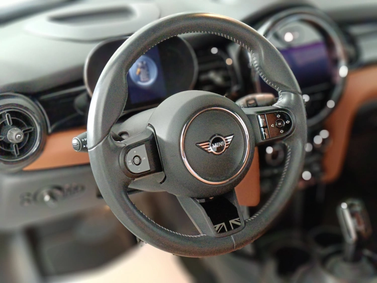 17 - MINI Cooper Mini Cabrio 1.5 Cooper Yours auto