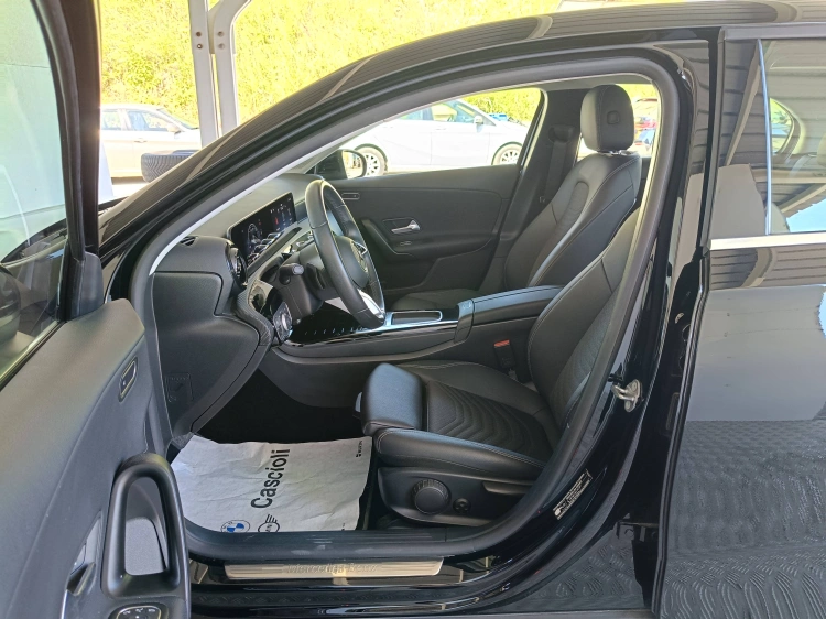 8 - Mercedes-Benz Classe A 180 d Advanced auto