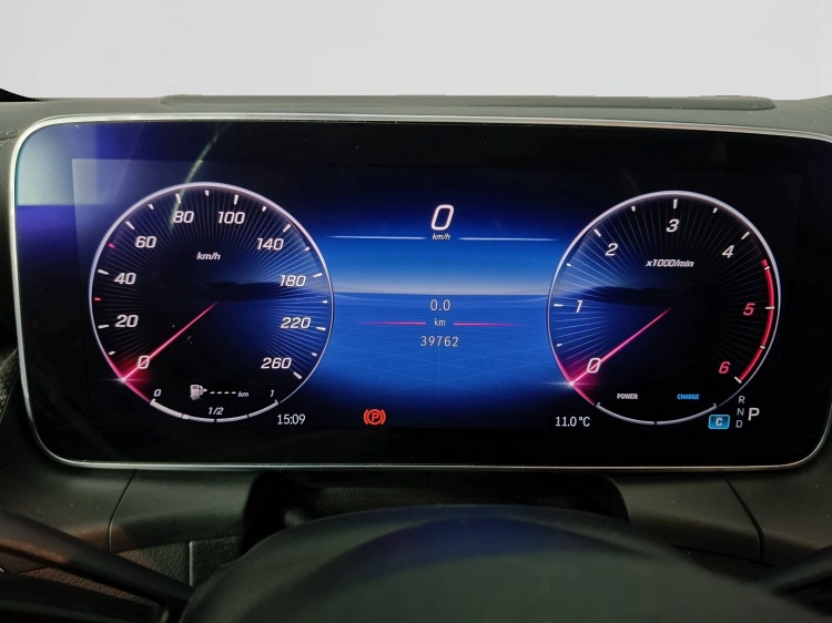 12 - Mercedes-Benz GLC 220 d AMG Premium Plus 4matic auto