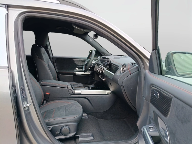 11 - Mercedes-Benz EQB 250+