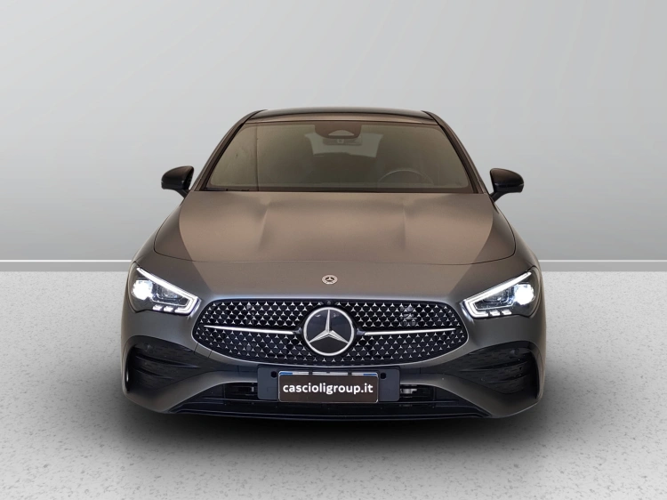 2 - Mercedes-Benz CLA Shooting Brake 200 d AMG Line Premium Plus auto