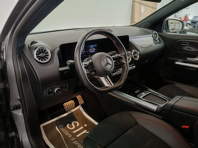 7 - Mercedes-Benz GLA 200 d AMG Line Premium 4matic auto
