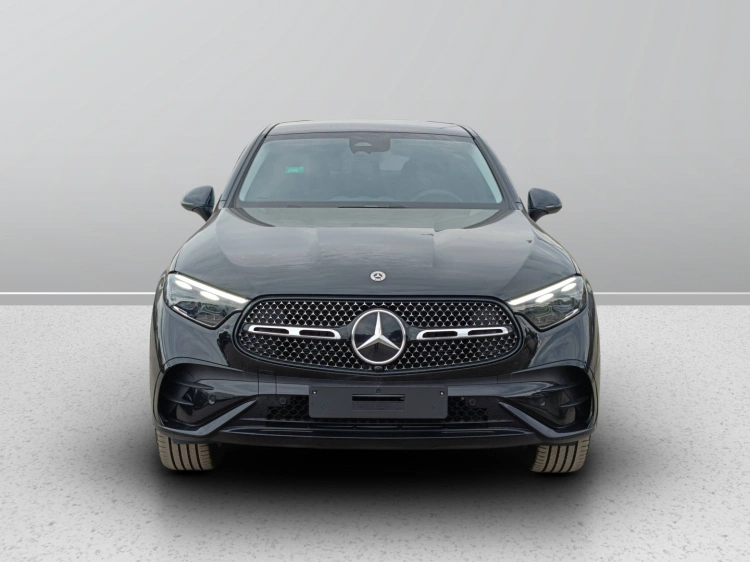 2 - Mercedes-Benz GLC 300 de 4Matic Plug-in Hybrid Coupe