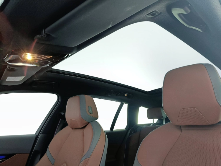 17 - BMW i5 BMW i5 eDrive40 Touring