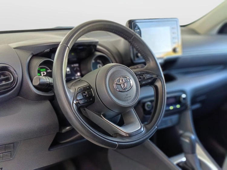 17 - Toyota Yaris Yaris 1.5h Trend