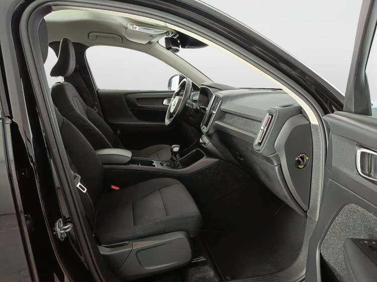 11 - Volvo XC40 XC40 2.0 d3