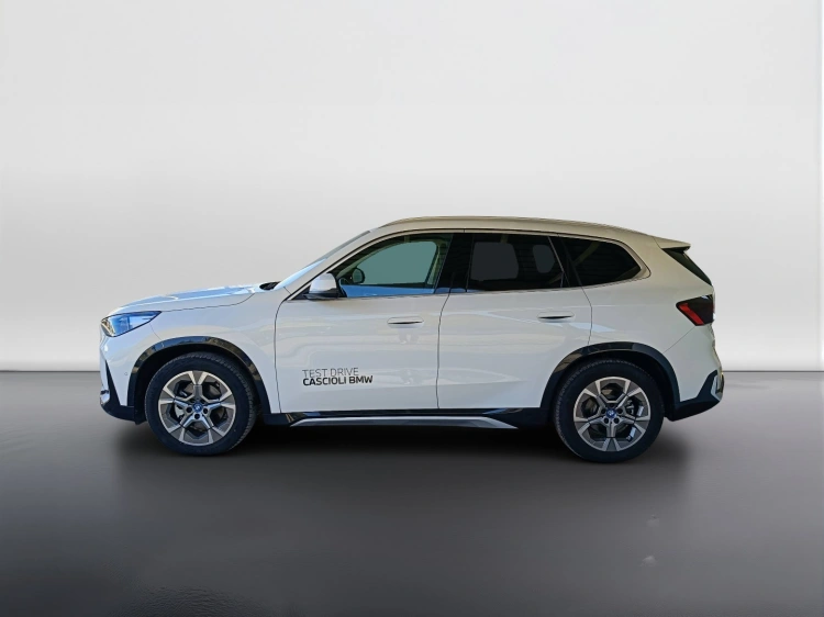 6 - BMW iX1 BMW iX1 eDrive20-Special Edition