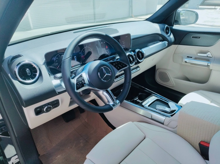 8 - Mercedes-Benz GLB 200 d Automatic 4MATIC