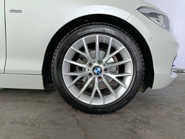 7 - BMW Serie 1 118d Sport 5p auto